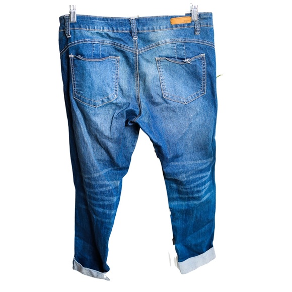 Star Studded Ripped Jeans - Picture 3 of 4